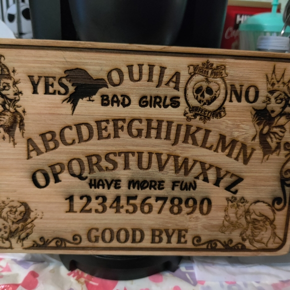 Evil queen cutting board